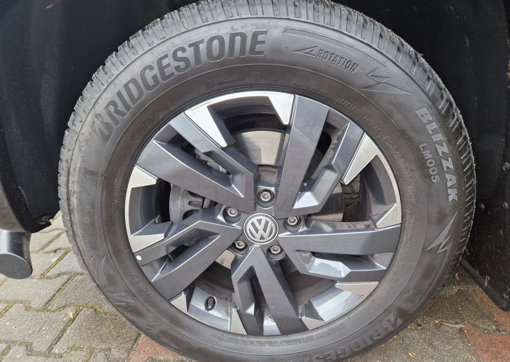 SUV Volkswagen Amarok 3.0 V6 TDI 4Mot Dark Label: picture 10