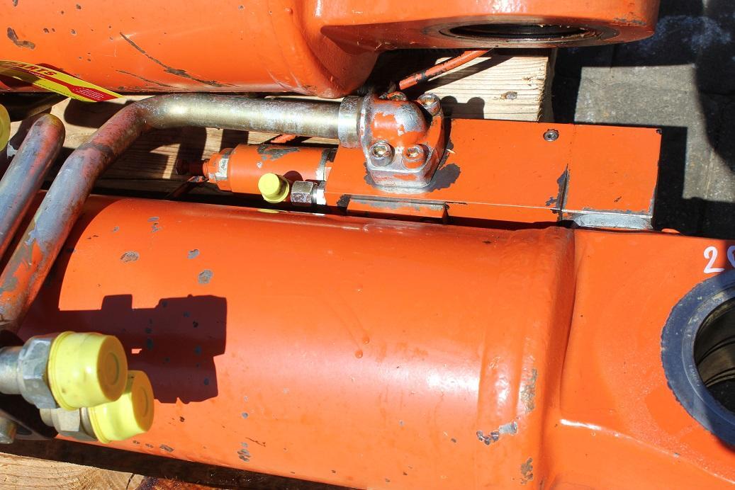 Atlas 2005 - Hydraulic cylinder for Construction machinery: picture 3 Atlas 2005 - Hydraulic cylinder for Construction machinery: picture 3