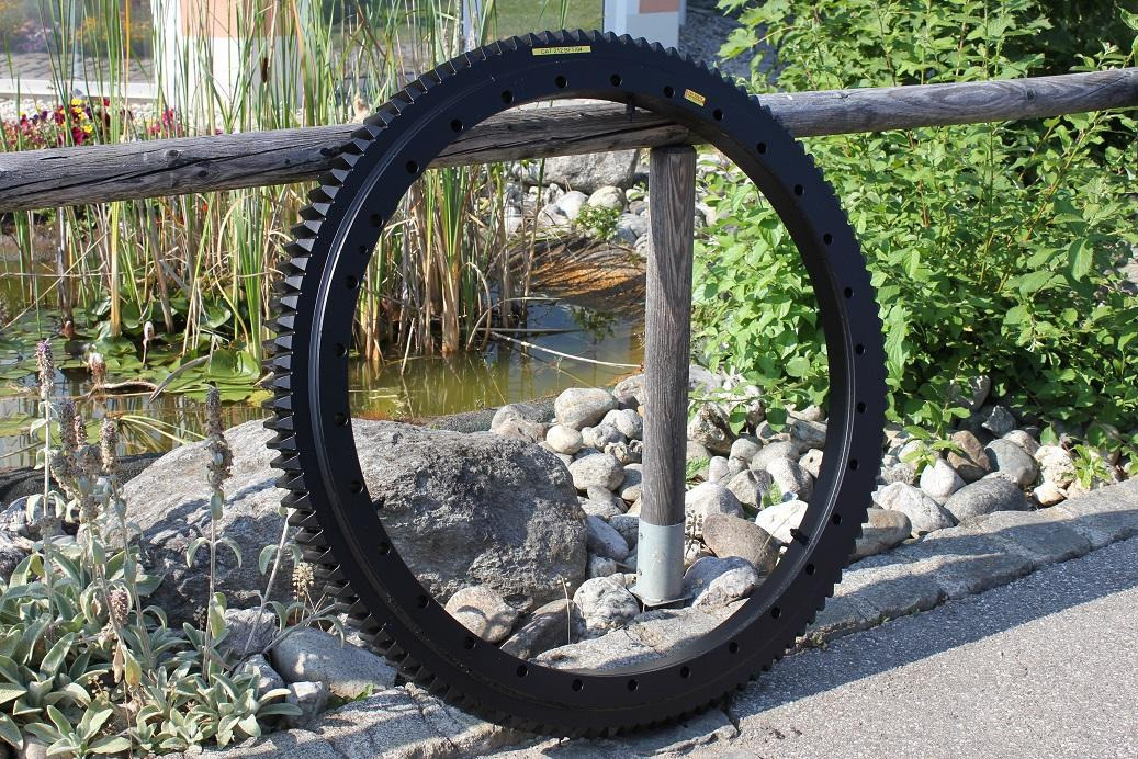 Caterpillar 212 BFT - Slewing ring for Construction machinery: picture 1 Caterpillar 212 BFT - Slewing ring for Construction machinery: picture 1