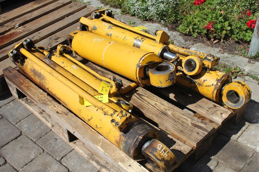 Hanomag 44 D - Hydraulic cylinder for Construction machinery: picture 2 Hanomag 44 D - Hydraulic cylinder for Construction machinery: picture 2
