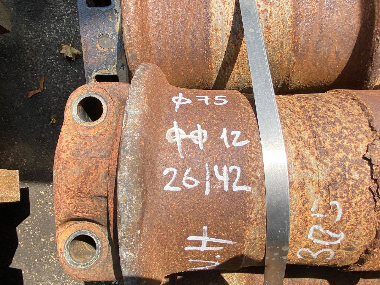 Holland E 305 - Track roller for Crawler excavator: picture 4 Holland E 305 - Track roller for Crawler excavator: picture 4