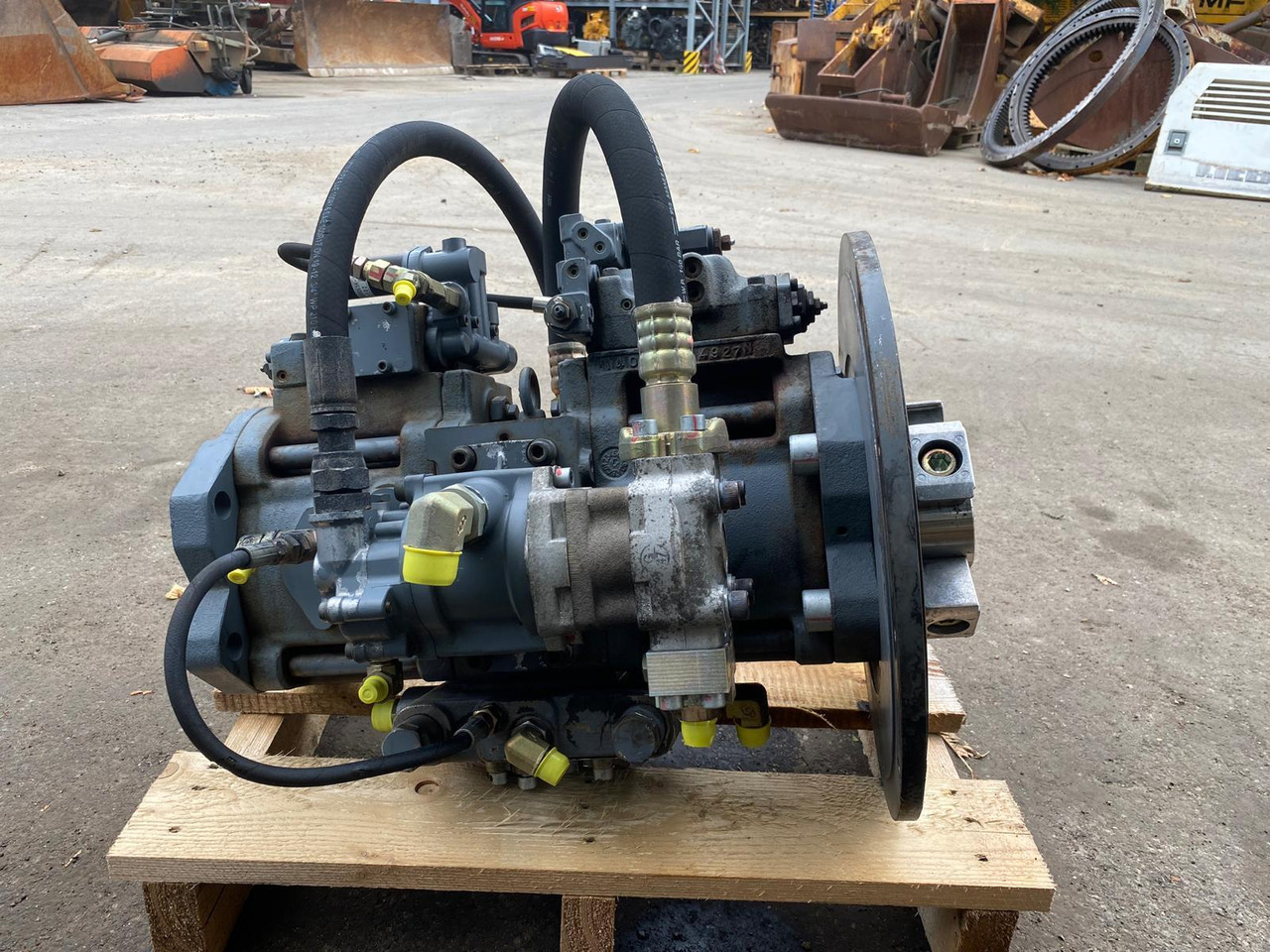 Holland K3V112 aus E215 - Hydraulic pump for Construction machinery: picture 3 Holland K3V112 aus E215 - Hydraulic pump for Construction machinery: picture 3