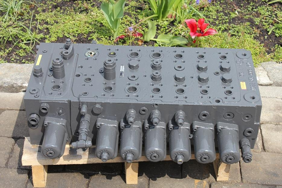 Holland WE150C - Hydraulic valve for Construction machinery: picture 2 Holland WE150C - Hydraulic valve for Construction machinery: picture 2