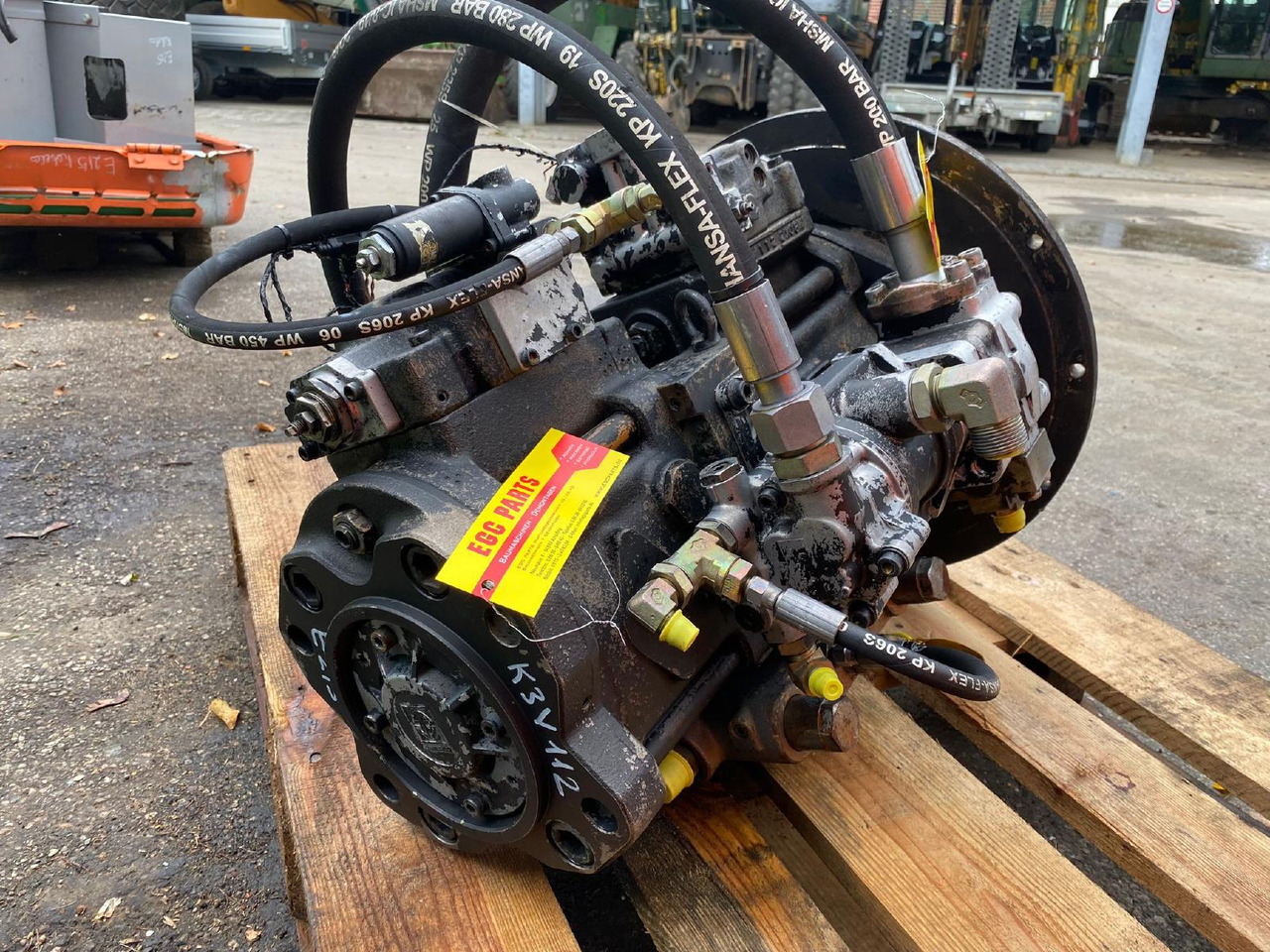 Kawasaki K3V112 aus Fiat Kobelco E 215 - Hydraulic pump for Construction machinery: picture 2 Kawasaki K3V112 aus Fiat Kobelco E 215 - Hydraulic pump for Construction machinery: picture 2