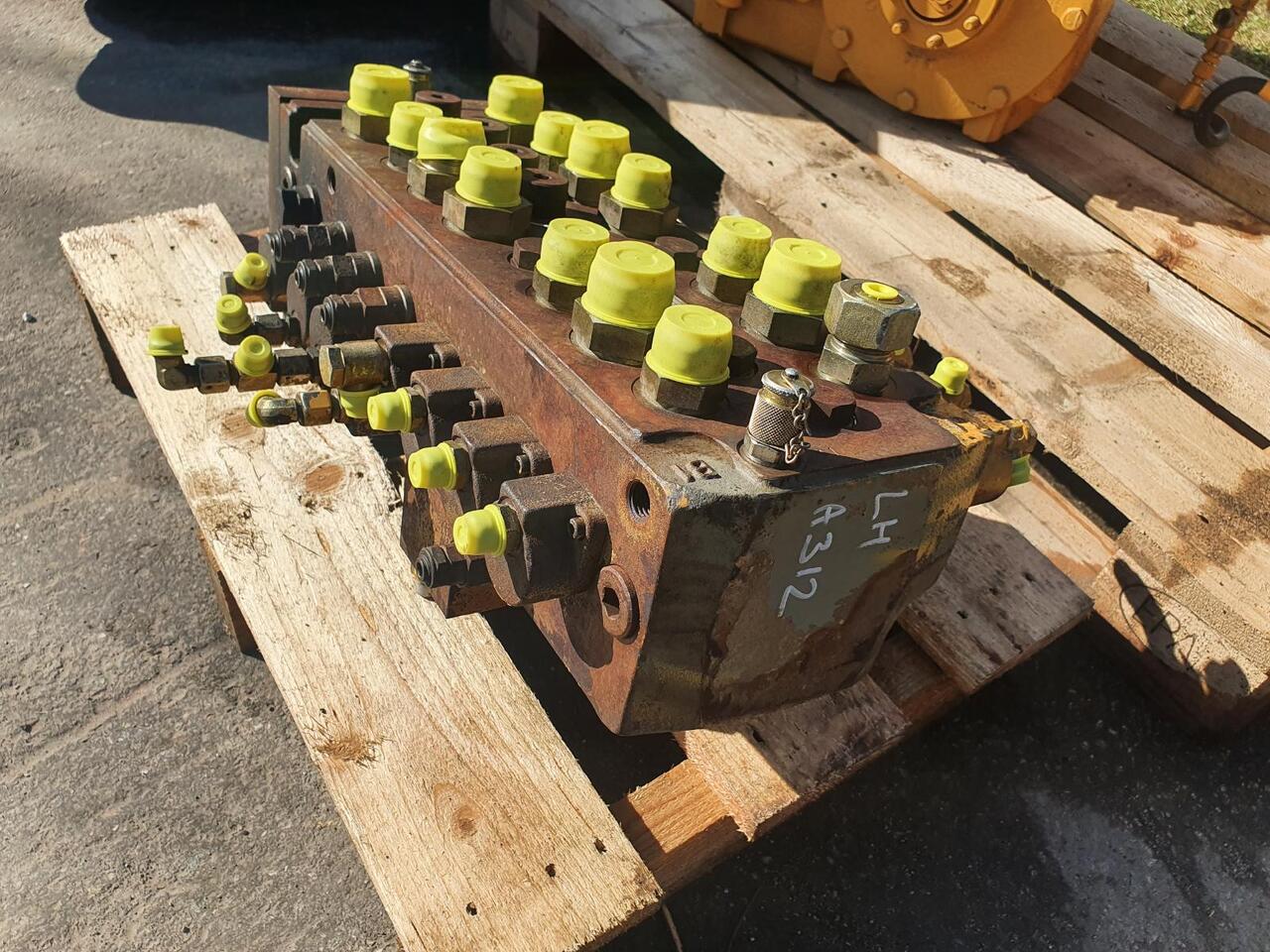 Liebherr A 312 - Hydraulic valve for Construction machinery: picture 4 Liebherr A 312 - Hydraulic valve for Construction machinery: picture 4