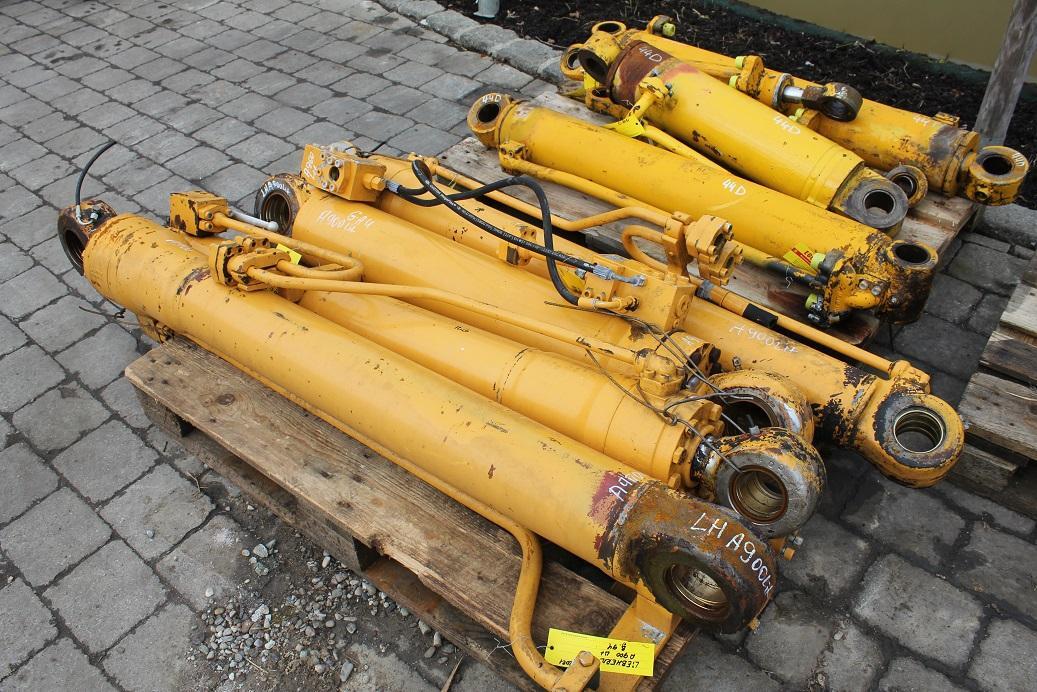 Liebherr A 900 LIT - Hydraulic cylinder for Construction machinery: picture 1 Liebherr A 900 LIT - Hydraulic cylinder for Construction machinery: picture 1