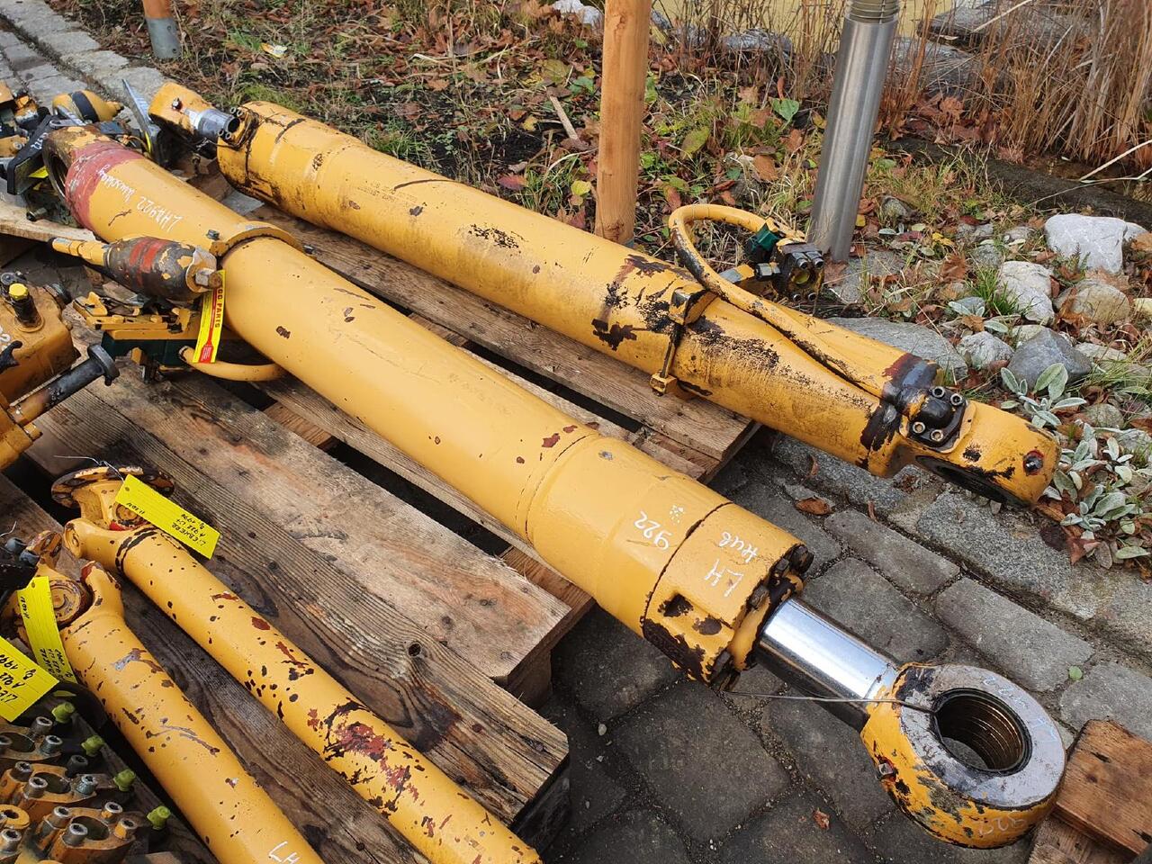 Liebherr A 922 - Hydraulic cylinder for Construction machinery: picture 4 Liebherr A 922 - Hydraulic cylinder for Construction machinery: picture 4