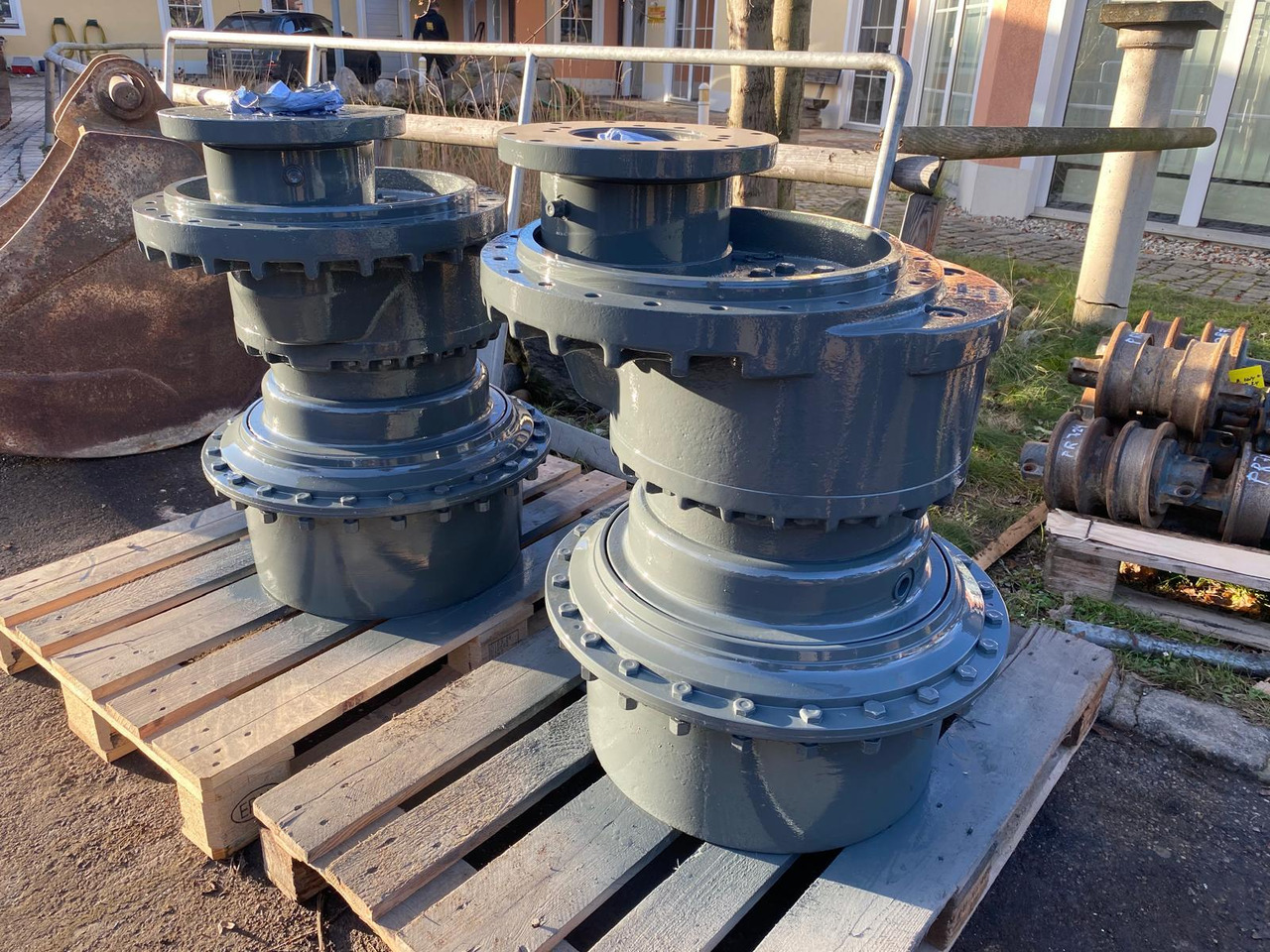 Liebherr FAT 450E505 aus PR 724 - Final drive for Construction machinery: picture 1 Liebherr FAT 450E505 aus PR 724 - Final drive for Construction machinery: picture 1
