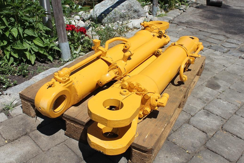 Liebherr L 544 - Hydraulic cylinder for Construction machinery: picture 5 Liebherr L 544 - Hydraulic cylinder for Construction machinery: picture 5