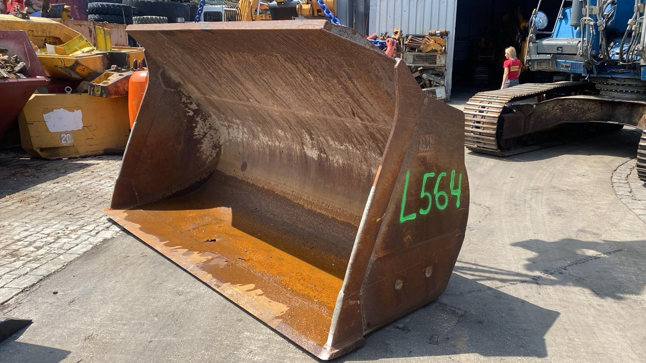 Liebherr L 564 - Loader bucket: picture 1 Liebherr L 564 - Loader bucket: picture 1