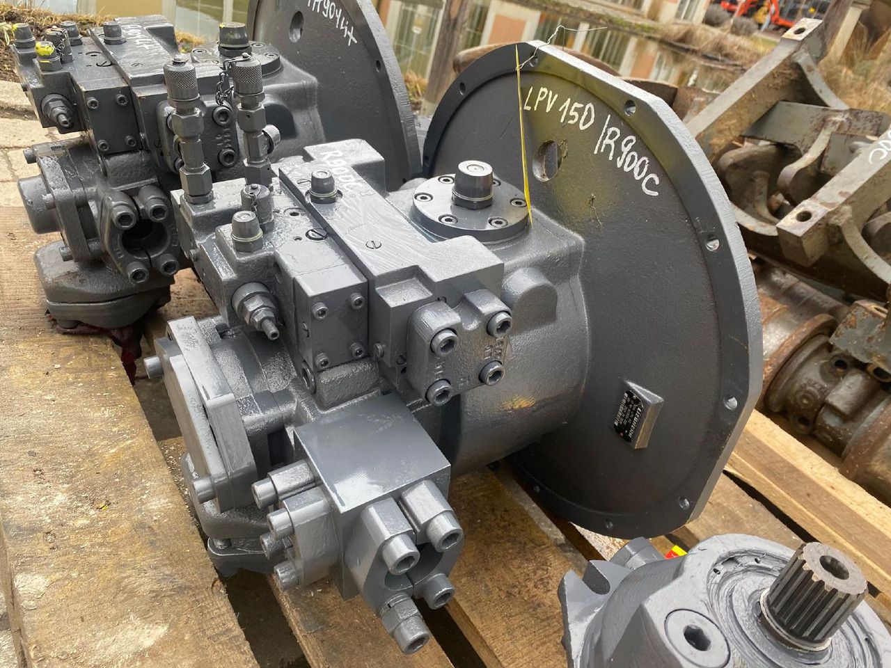 Liebherr LPV 150 - Hydraulic pump for Construction machinery: picture 1 Liebherr LPV 150 - Hydraulic pump for Construction machinery: picture 1