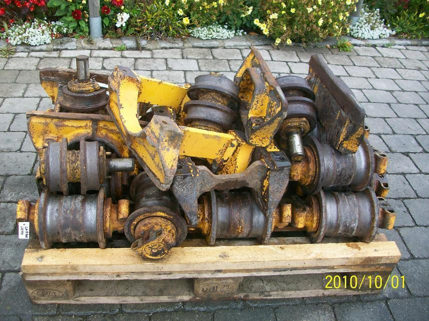 Liebherr R 902 Lit. - Track roller for Construction machinery: picture 1 Liebherr R 902 Lit. - Track roller for Construction machinery: picture 1