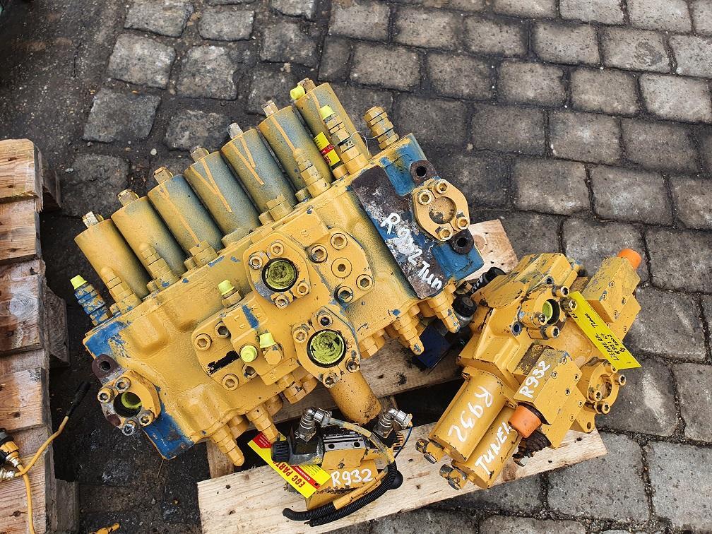 Liebherr R 932 LIT - Hydraulic valve for Construction machinery: picture 4 Liebherr R 932 LIT - Hydraulic valve for Construction machinery: picture 4