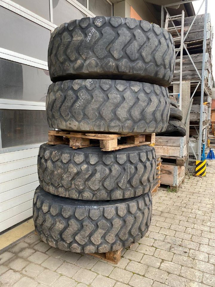 O&K 20,5R25 aus L 20 - Wheel and tire package for Construction machinery: picture 4 O&K 20,5R25 aus L 20 - Wheel and tire package for Construction machinery: picture 4