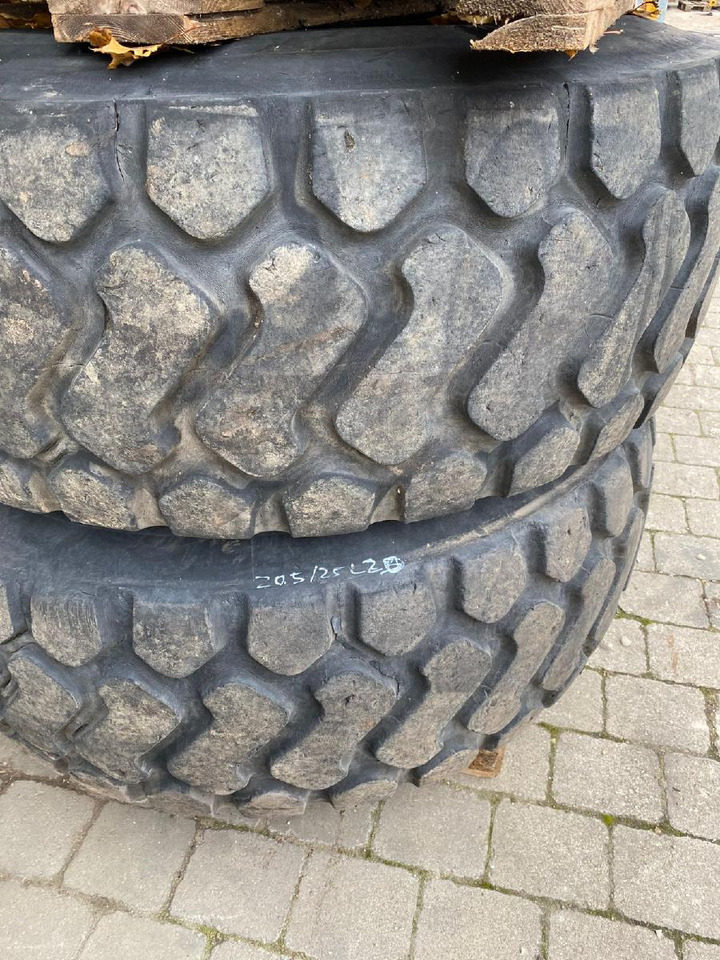 O&K 20,5R25 aus L 20 - Wheel and tire package for Construction machinery: picture 5 O&K 20,5R25 aus L 20 - Wheel and tire package for Construction machinery: picture 5