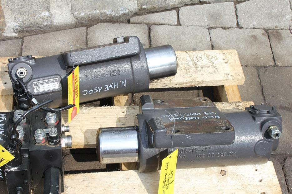 Holland WE 150C - Spare parts for Excavator: picture 4 Holland WE 150C - Spare parts for Excavator: picture 4