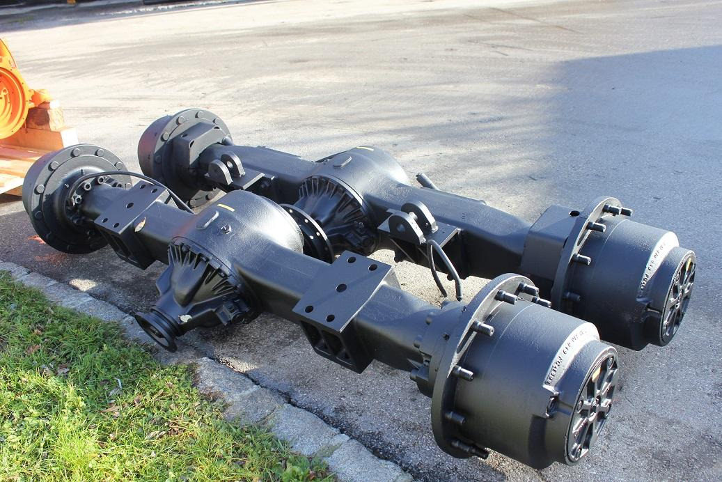 Valmet 901 - Axle and parts for Construction machinery: picture 1 Valmet 901 - Axle and parts for Construction machinery: picture 1