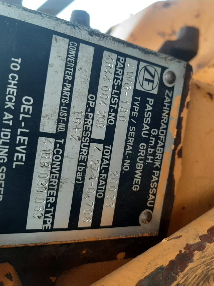 ZF 4 WG 180 aus Case 621 - Gearbox for Construction machinery: picture 2 ZF 4 WG 180 aus Case 621 - Gearbox for Construction machinery: picture 2