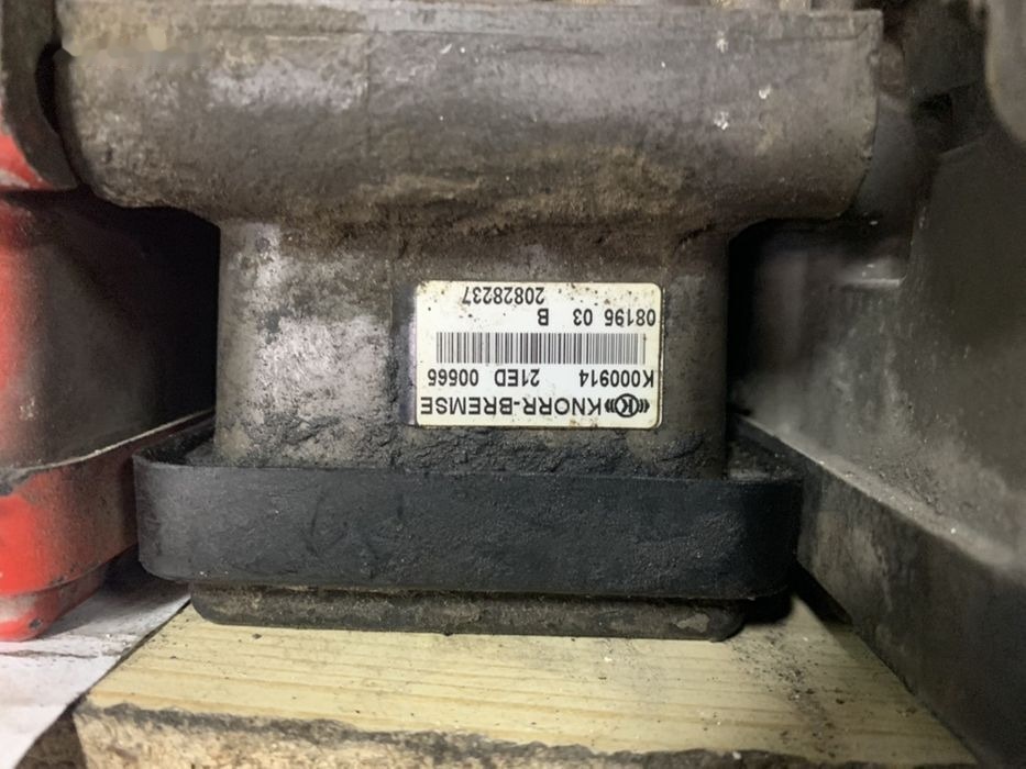 Knorr-Bremse Przód K000085 K000913 Scania Volvo RENAULT MAN K000913 K000085 K000914 - Brake valve for Truck: picture 2 Knorr-Bremse Przód K000085 K000913 Scania Volvo RENAULT MAN K000913 K000085 K000914 - Brake valve for Truck: picture 2