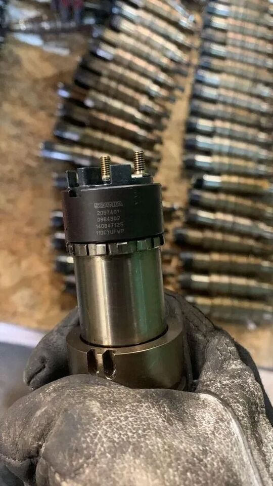 Scania XPI Euro 6 2057401 - Injector for Truck: picture 1 Scania XPI Euro 6 2057401 - Injector for Truck: picture 1