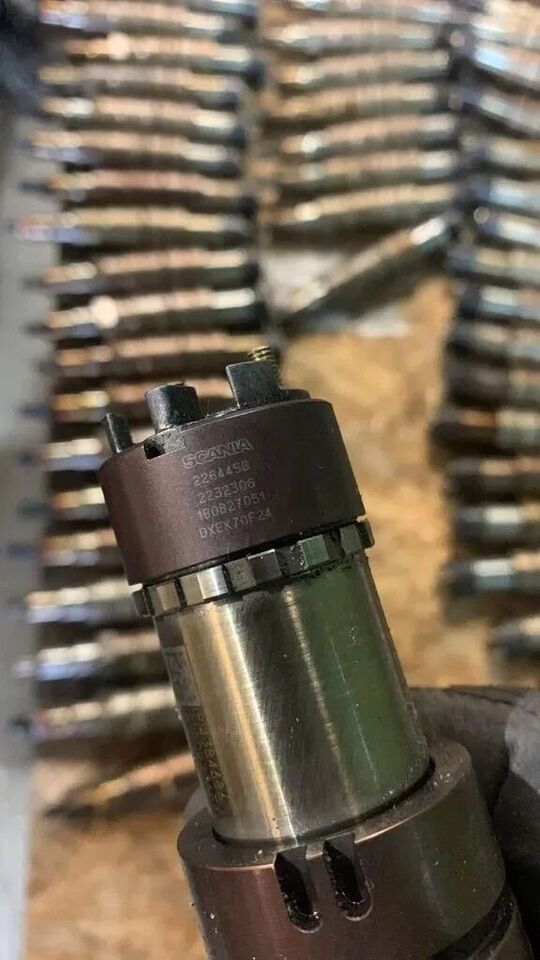 Scania XPI Euro 6 2264458 - Injector for Truck: picture 2 Scania XPI Euro 6 2264458 - Injector for Truck: picture 2