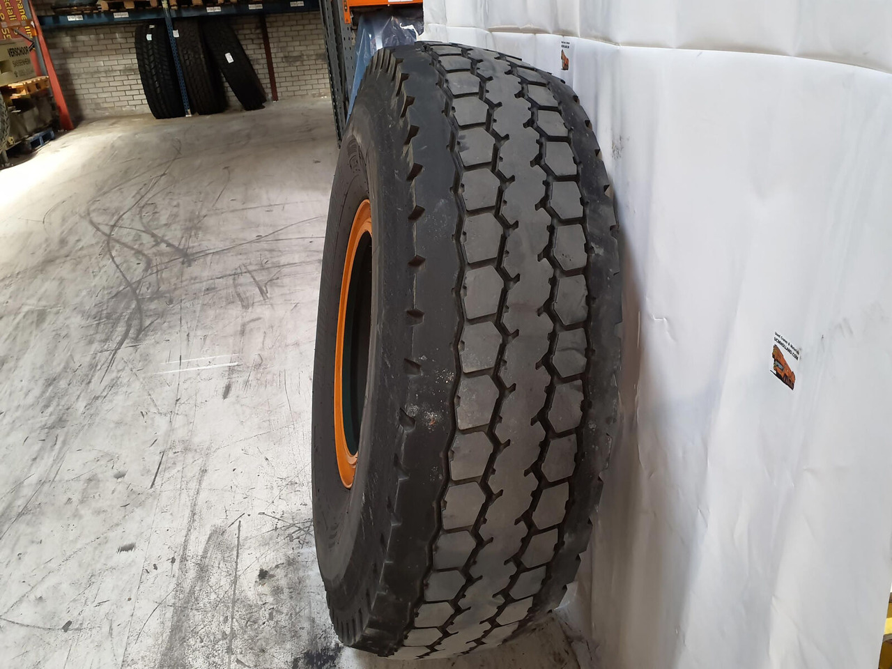 FAUN Wheel 445/95R25 10 7.5 3p - Wheel and tire package for Crane: picture 4 FAUN Wheel 445/95R25 10 7.5 3p - Wheel and tire package for Crane: picture 4