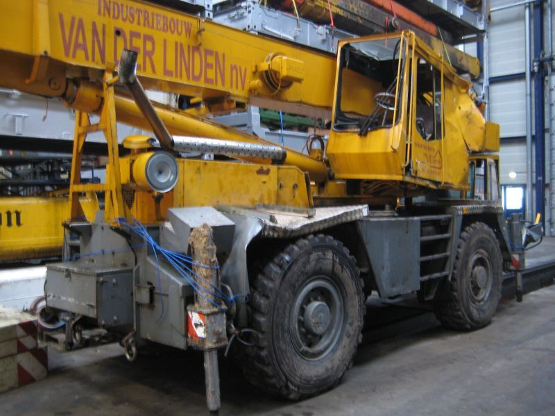 Grove AT 633 for parts - Mobile crane: picture 2 Grove AT 633 for parts - Mobile crane: picture 2