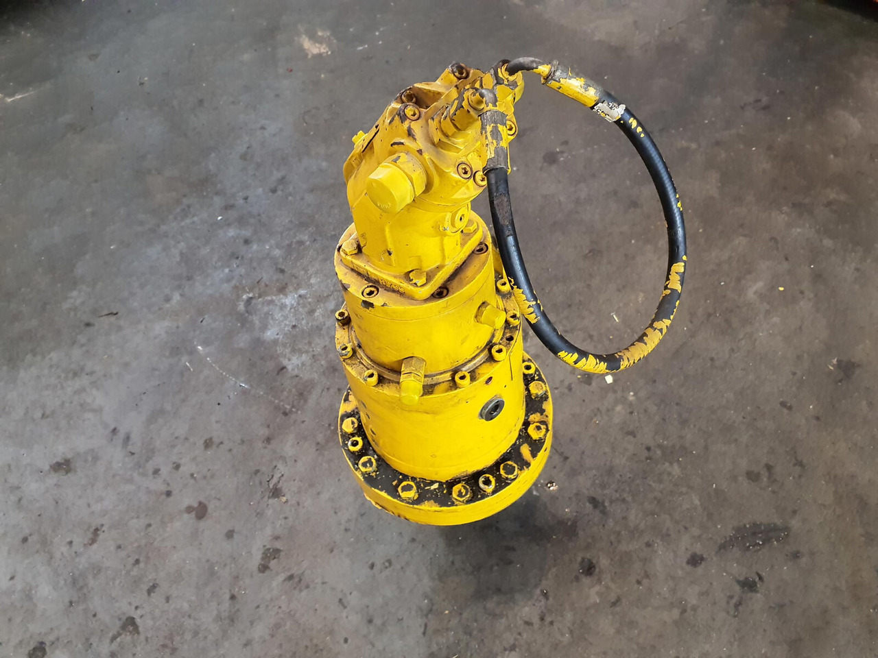 Grove GMK 2035 slewing gear - Swing motor for Mobile crane: picture 3 Grove GMK 2035 slewing gear - Swing motor for Mobile crane: picture 3