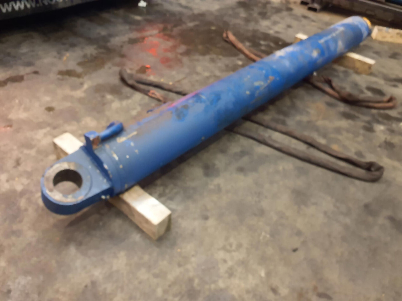 Grove GMK 3050 boom cylinder - Hydraulic cylinder for Mobile crane: picture 2 Grove GMK 3050 boom cylinder - Hydraulic cylinder for Mobile crane: picture 2