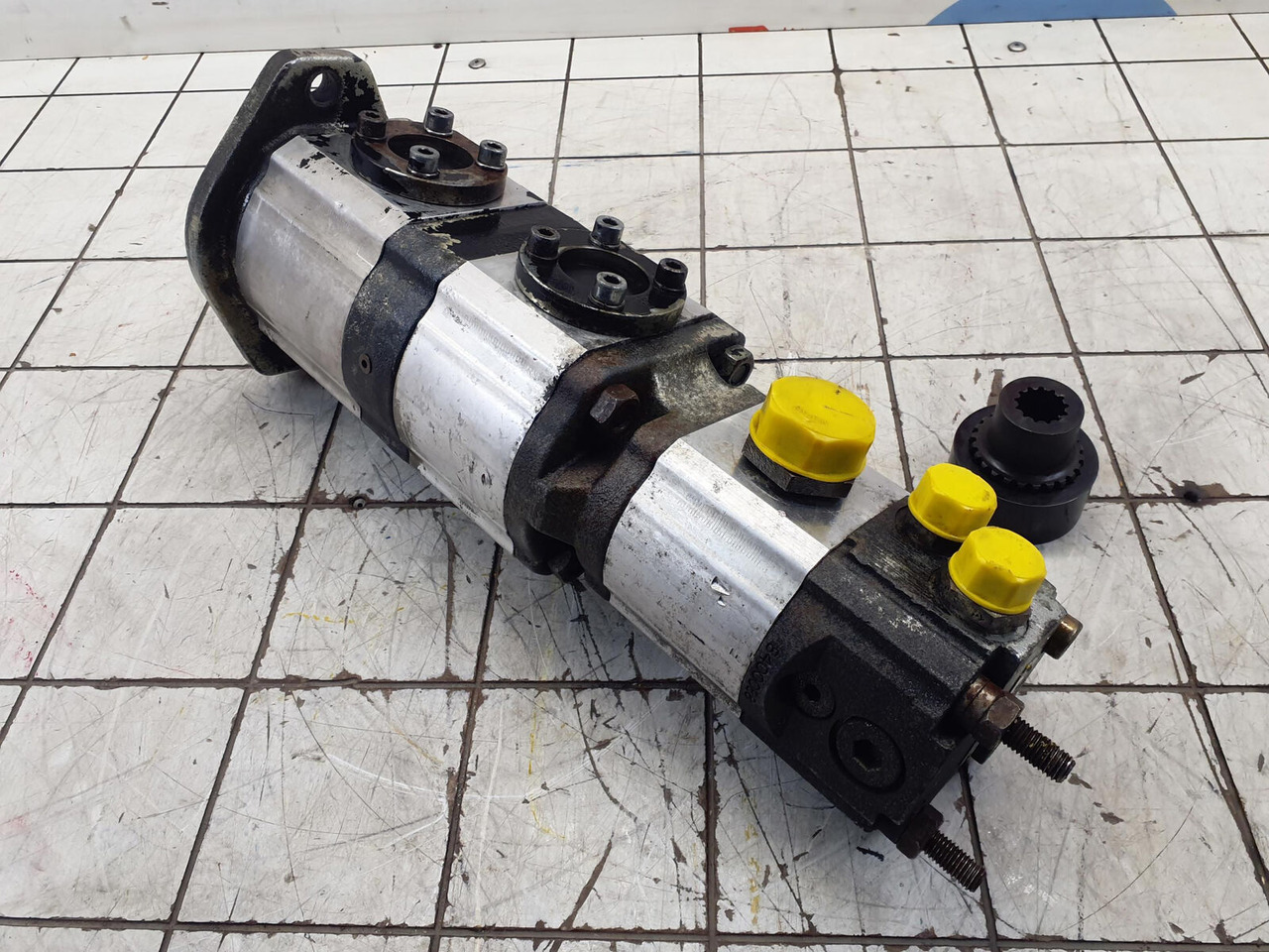 Grove GMK 3055 steering pump - Hydraulic pump for Mobile crane: picture 2 Grove GMK 3055 steering pump - Hydraulic pump for Mobile crane: picture 2
