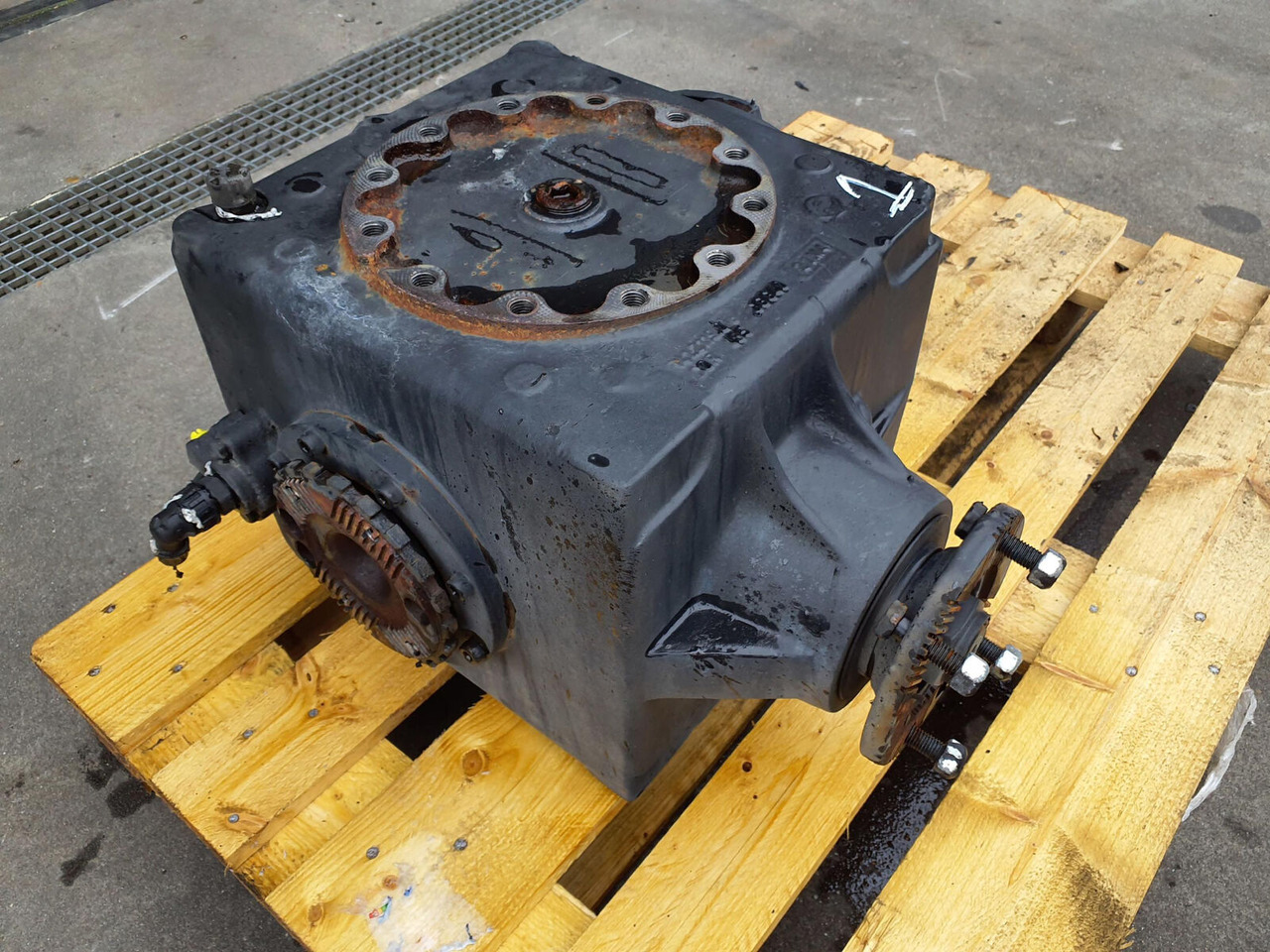 Grove GMK 6400 diff box axle 1 - Differential gear for Mobile crane: picture 2 Grove GMK 6400 diff box axle 1 - Differential gear for Mobile crane: picture 2