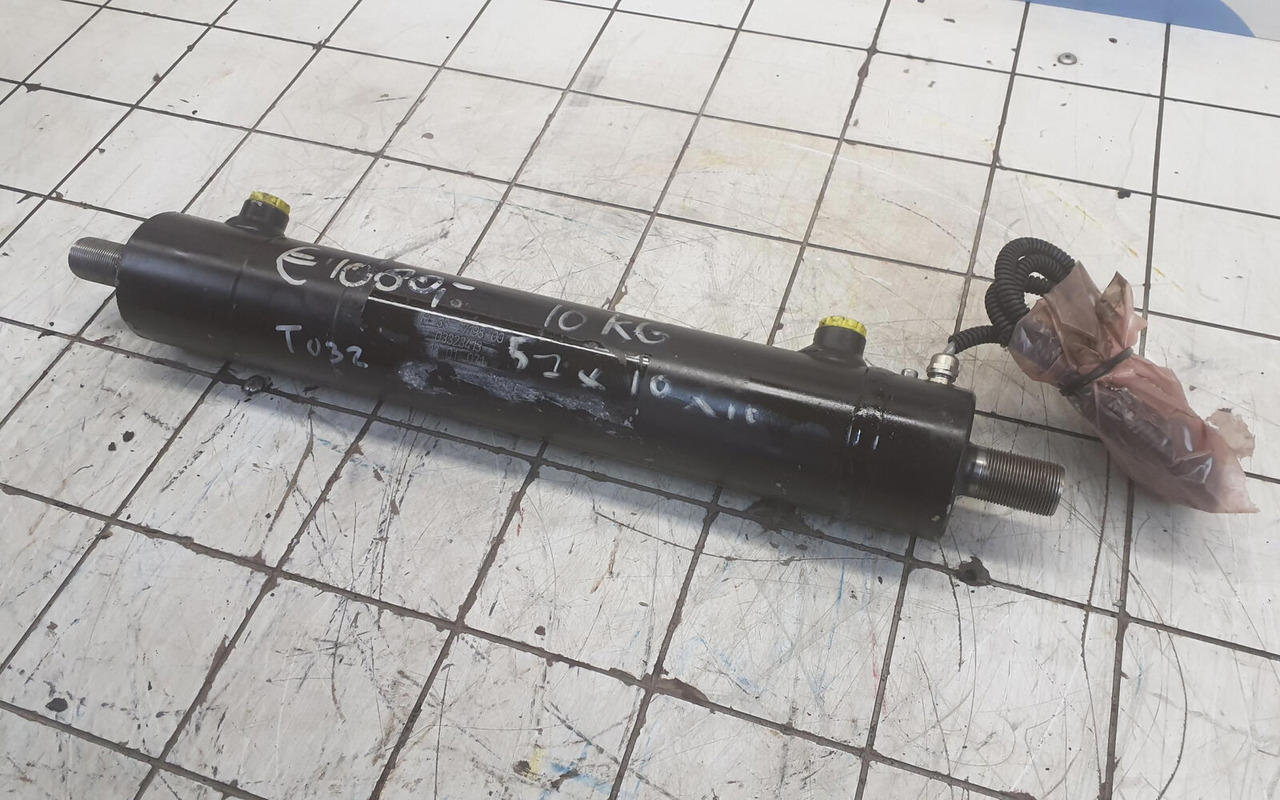 Grove GMK steering cylinder with length sensor - Hydraulic cylinder for Mobile crane: picture 1 Grove GMK steering cylinder with length sensor - Hydraulic cylinder for Mobile crane: picture 1