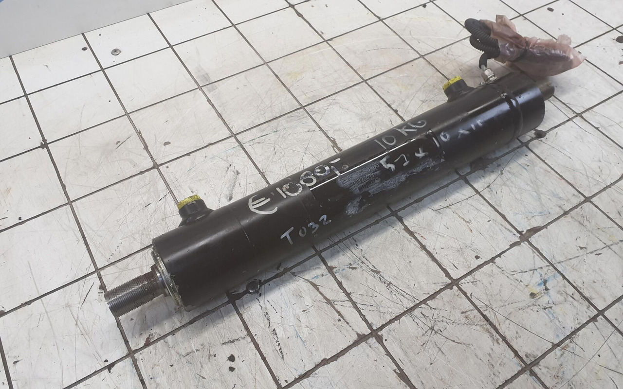 Grove GMK steering cylinder with length sensor - Hydraulic cylinder for Mobile crane: picture 2 Grove GMK steering cylinder with length sensor - Hydraulic cylinder for Mobile crane: picture 2