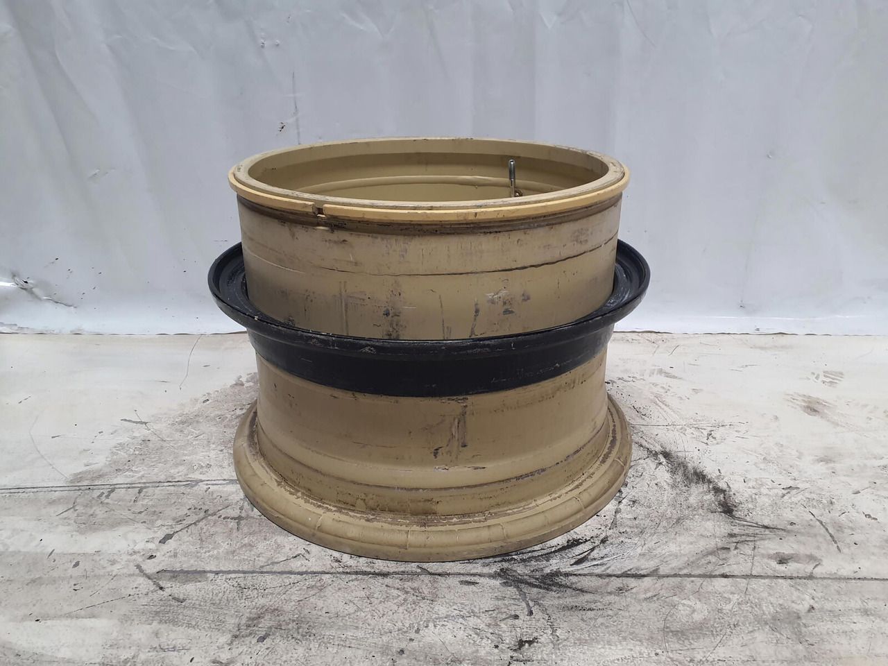 Grove Rim 525/80R25 12 20.5 3p 02310279 - Rim for Crane: picture 3 Grove Rim 525/80R25 12 20.5 3p 02310279 - Rim for Crane: picture 3