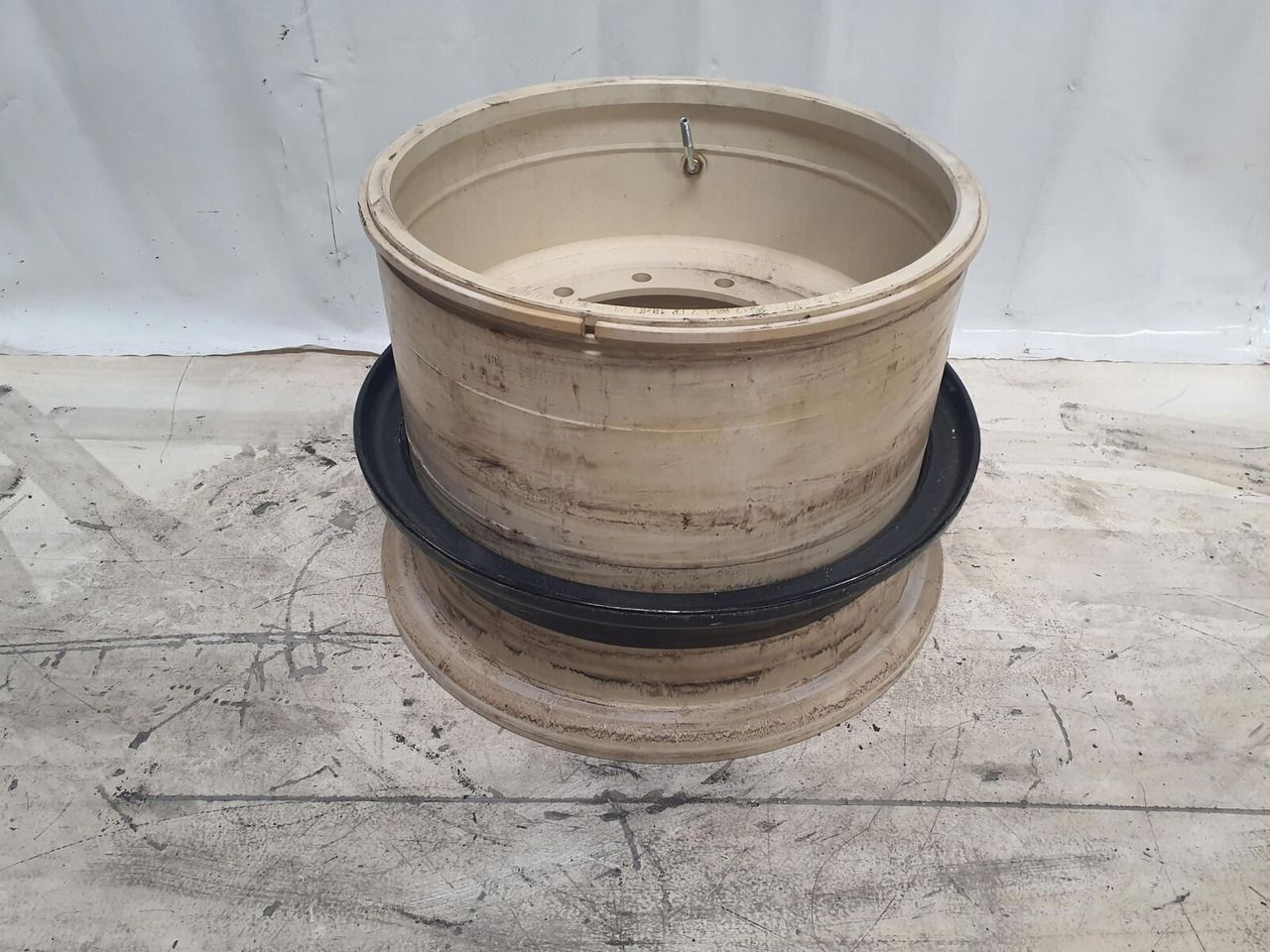 Grove Rim 525/80R25 12 20.5 3p 02310279 - Rim for Crane: picture 3 Grove Rim 525/80R25 12 20.5 3p 02310279 - Rim for Crane: picture 3