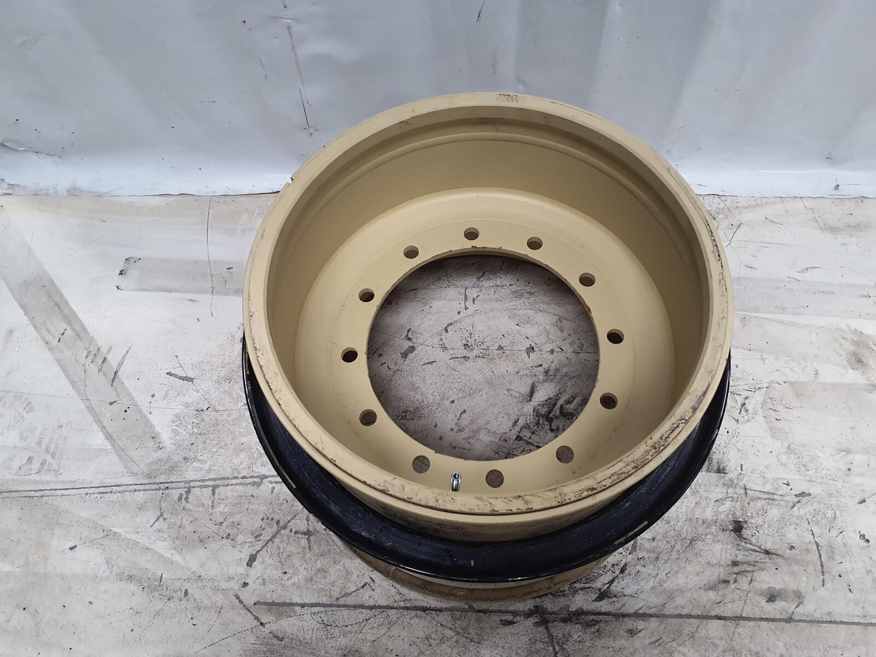 Grove Rim 525/80R25 12 20.5 3p - Rim for Crane: picture 2 Grove Rim 525/80R25 12 20.5 3p - Rim for Crane: picture 2