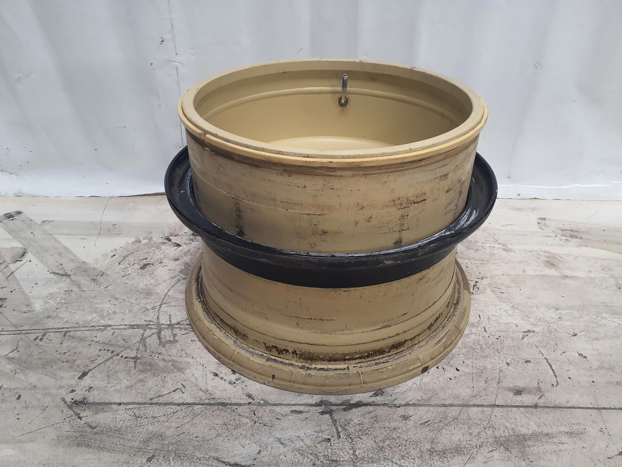 Grove Rim 525/80R25 12 20.5 3p - Rim for Crane: picture 3 Grove Rim 525/80R25 12 20.5 3p - Rim for Crane: picture 3