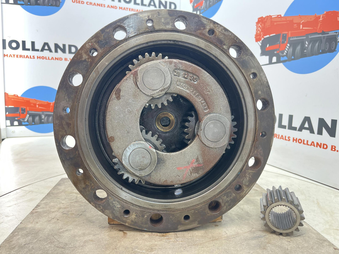 Kessler+Co Kessler Planetary gear 17-24-67-32-3pl-H83-42 - Final drive for Mobile crane: picture 4 Kessler+Co Kessler Planetary gear 17-24-67-32-3pl-H83-42 - Final drive for Mobile crane: picture 4