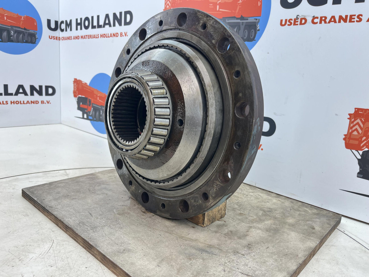 Kessler+Co Kessler Planetary gear 17-24-67-32-3pl-H83-42 - Final drive for Mobile crane: picture 3 Kessler+Co Kessler Planetary gear 17-24-67-32-3pl-H83-42 - Final drive for Mobile crane: picture 3