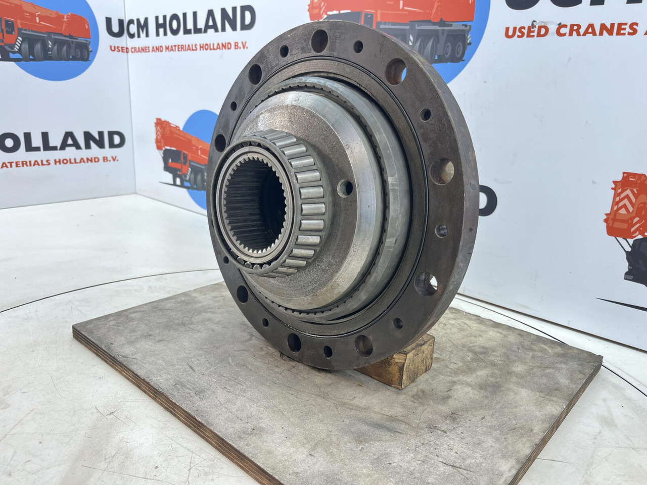 Kessler Planetary gear 17-24-67-32-3pl-H83-42 - Final drive for Mobile crane: picture 3 Kessler Planetary gear 17-24-67-32-3pl-H83-42 - Final drive for Mobile crane: picture 3