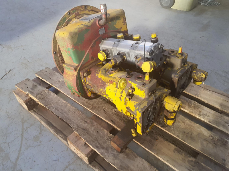 Krupp 70 GMT distributor gear box with pump set - Hydraulic pump for Crane: picture 4 Krupp 70 GMT distributor gear box with pump set - Hydraulic pump for Crane: picture 4