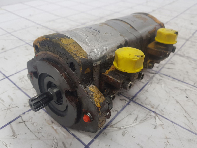 Krupp KMK 2025 dual gear pump - Hydraulic pump for Crane: picture 3 Krupp KMK 2025 dual gear pump - Hydraulic pump for Crane: picture 3