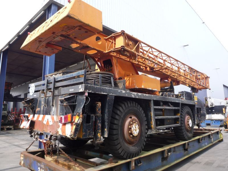 Krupp KMK 2025 for parts - All terrain crane: picture 2 Krupp KMK 2025 for parts - All terrain crane: picture 2