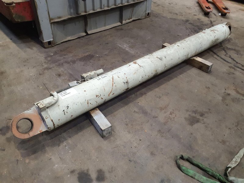Krupp KMK 3050 Boom cylinder - Hydraulic cylinder for Crane: picture 4 Krupp KMK 3050 Boom cylinder - Hydraulic cylinder for Crane: picture 4