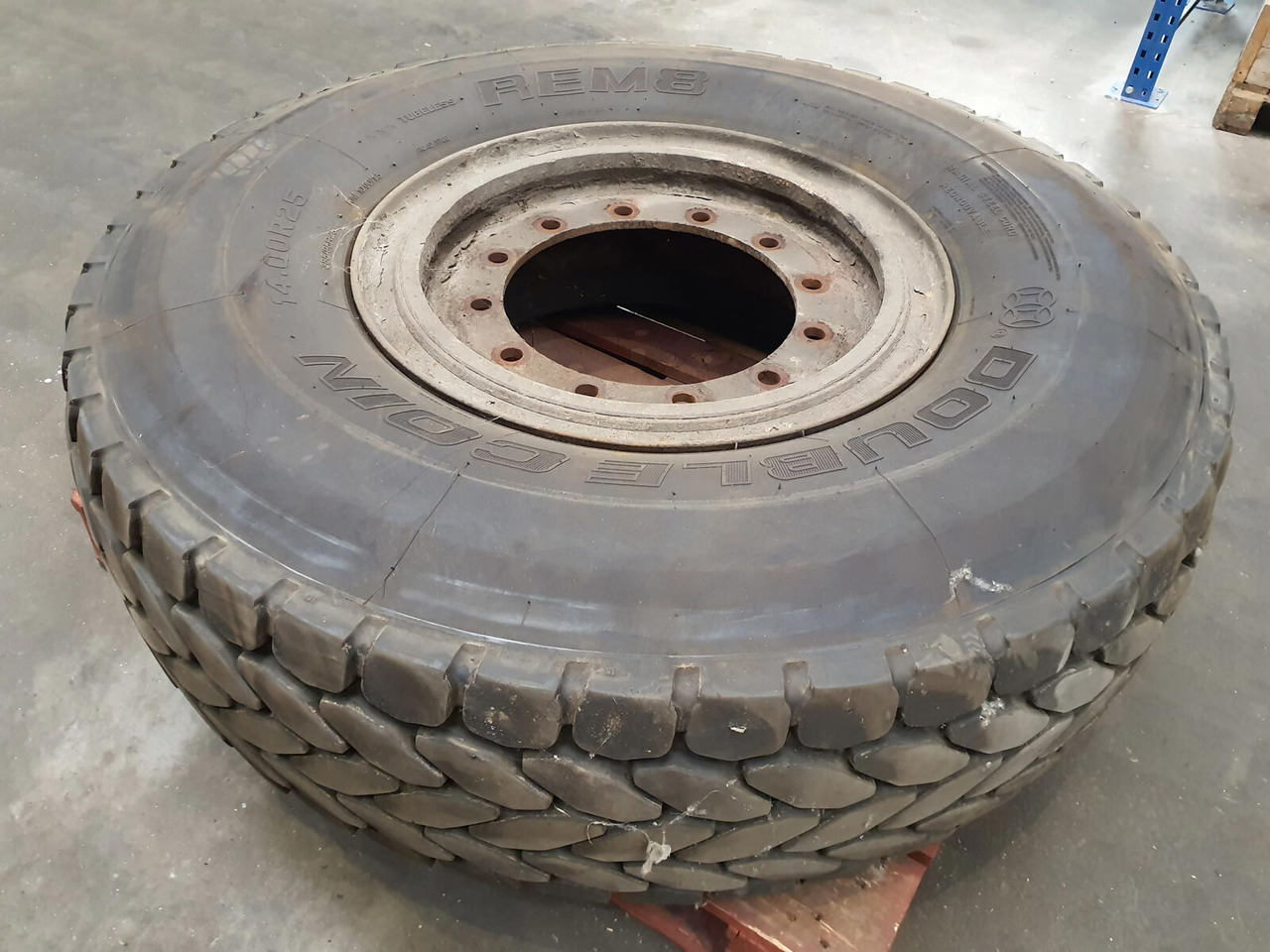 Krupp Wheel 385/95R25 12 5.4 3p - Wheel and tire package for Crane: picture 2 Krupp Wheel 385/95R25 12 5.4 3p - Wheel and tire package for Crane: picture 2