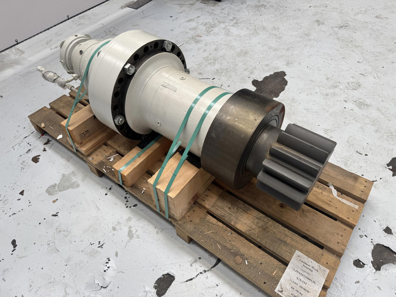 Liebherr LHM slew gear - Swing motor for Mobile crane: picture 1 Liebherr LHM slew gear - Swing motor for Mobile crane: picture 1