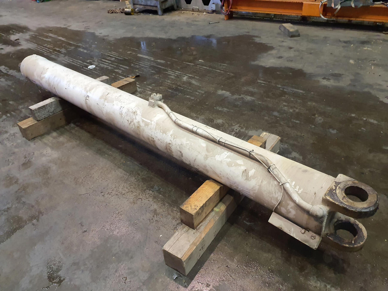 Liebherr LTM 1045-3.1 boom cylinder - Hydraulic cylinder for Mobile crane: picture 3 Liebherr LTM 1045-3.1 boom cylinder - Hydraulic cylinder for Mobile crane: picture 3