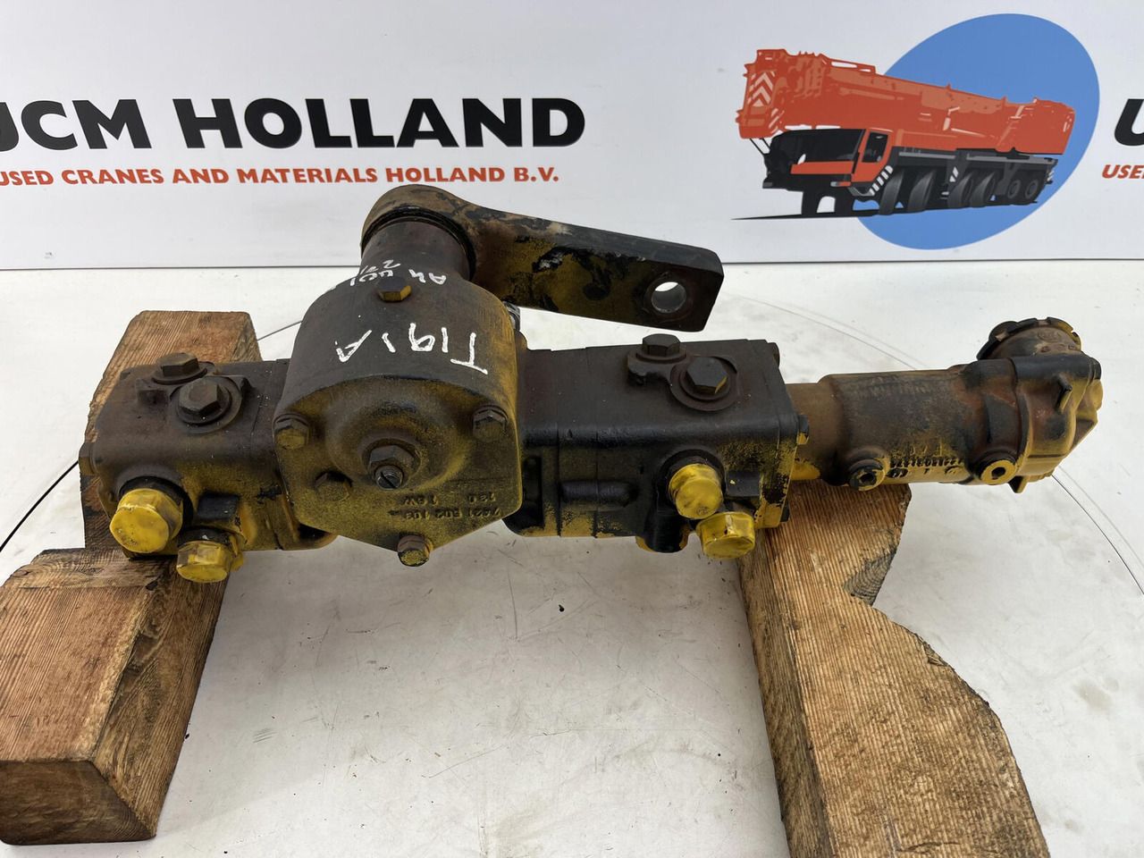 Liebherr LTM 1050-1 steering box - Steering column for Crane: picture 5 Liebherr LTM 1050-1 steering box - Steering column for Crane: picture 5