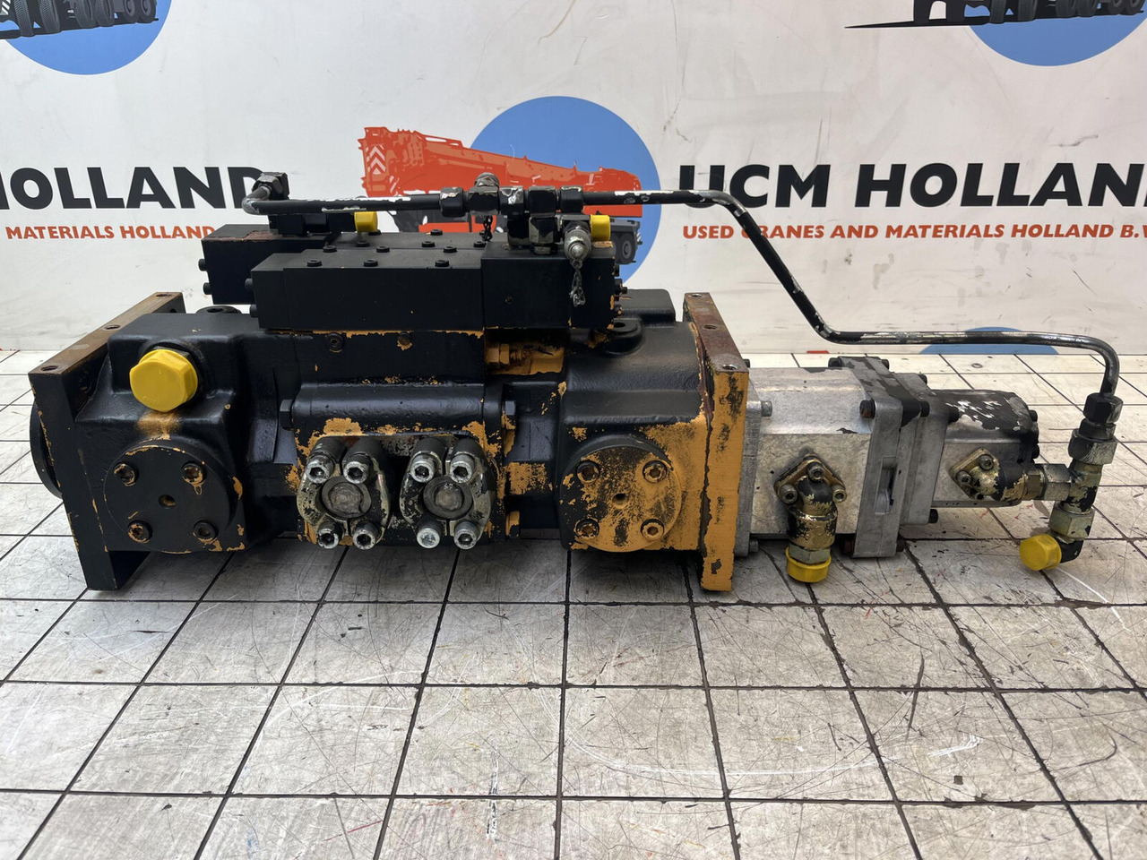 Liebherr LTM 1050 TWO-STAGE PUMP LPV 64 64+64cm³/U - Hydraulic pump for Crane: picture 1 Liebherr LTM 1050 TWO-STAGE PUMP LPV 64 64+64cm³/U - Hydraulic pump for Crane: picture 1