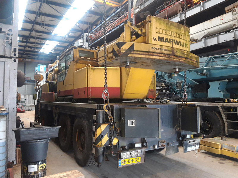 Liebherr LTM 1060-2 - All terrain crane: picture 3 Liebherr LTM 1060-2 - All terrain crane: picture 3